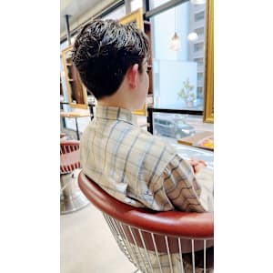 シンプルなイケメンヘア。