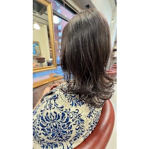 大人小顔似合わせレイヤーカット。