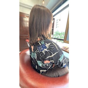 大人小顔似合わせレイヤーカット。