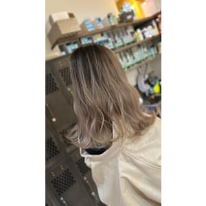 ケアブリーチ　透明感カラー　グレージュ　アッシュ　オリーブ - N° rico 名駅【ナンバー リコ メイエキ】掲載中