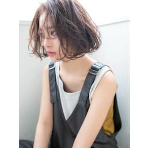 大人かわいい♪小顔透明感アッシュミニボブ