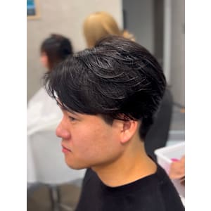 毛流れセンターパートニュアンスパーマセンター分け韓国ヘア横浜