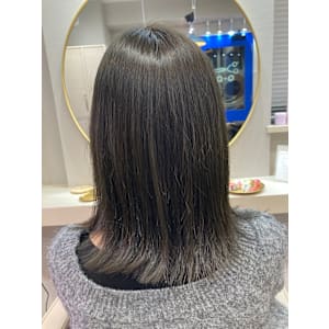 外ハネミディアムスタイル