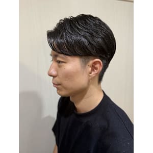 七三分けツーブロックナチュラル