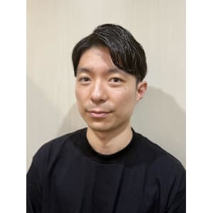 七三分けツーブロックナチュラル