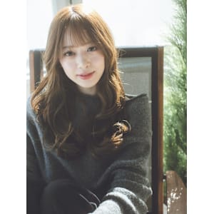 ゆる巻き　ロング　レイヤー　ベージュカラー　20代　30代