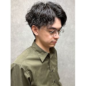 波巻きパーマ アップバング ツーブロックマッシュ 30代