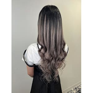 ローライトスタイルでギャル映えスタイルに！ - Bulansis Hair【ブランシス ヘアー】掲載中