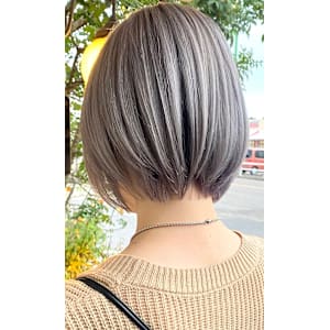 ホワイトアッシュグレージュカラー