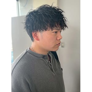 ツイストパーマ 束感 ツーブロック メンズパーマ 20代