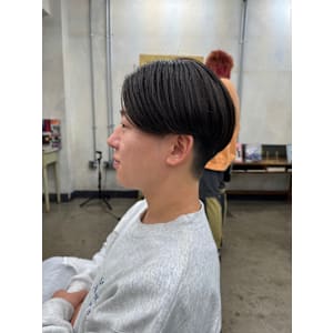 ツーブロックセンターパート