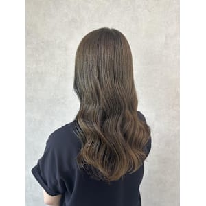 miu＆有野ひかり ブリーチなしオリーブカラー