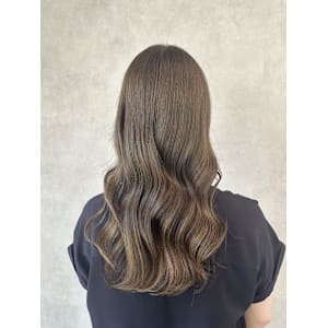 miu＆有野ひかり ブリーチなしオリーブカラー