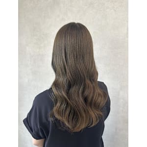 miu＆有野ひかり ブリーチなしオリーブカラー