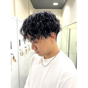 【平山明樹】緩めの縦落ちスパイラルパーマ