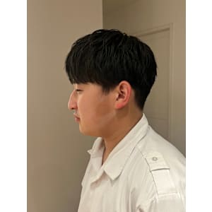 【学生やビジネスマン向け】清潔感と好印象の黒髪マッシュ