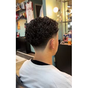 テーパーフェード×パーマスタイル