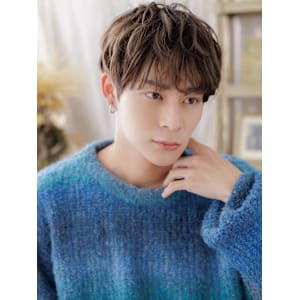 ニュアンスデザインくせ毛風フェザーショート　波打ちパーマ