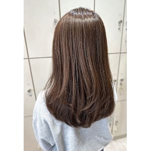 レイヤーブラウンベージュ白髪ぼかしハイライトカラー×渡辺りん - VANESSA【ヴァネッサ】掲載中