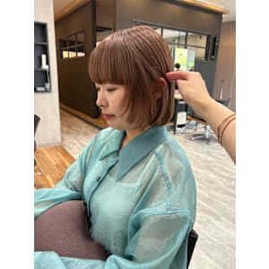 切りっぱなしボブにお顔周りレイヤー