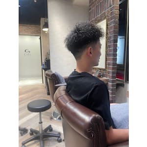 カーリーフェードショート