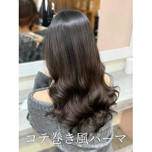 低めの位置でおしゃれさUP♪コテ巻き風パーマ！