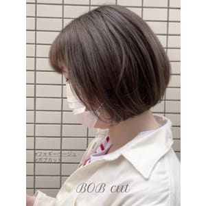 ボブカット×フォギーベージュ/乾かすだけでまとまる艶髪ボブ