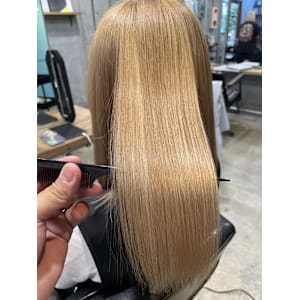 ケアブリーチ+ベージュカラー+髪質改善