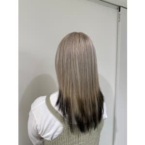 デザインカラー　エンドカラー　ホワイトベージュ