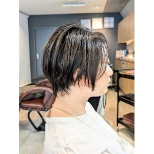 柔らかハイライト×ナチュラル丸みショート