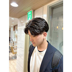 ニュアンスパーマ×センターパート