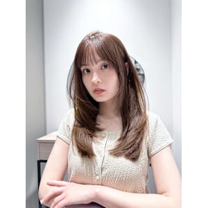 イメチェン／レイヤーカット／オリーブベージュ／大手町