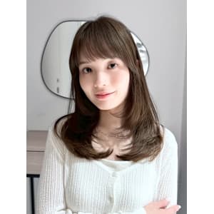 イメチェン／レイヤーカット／オリーブベージュ／大手町