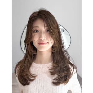 イメチェン／レイヤーカット／オリーブベージュ／大手町