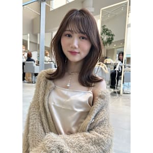 外ハネくびれミディアム