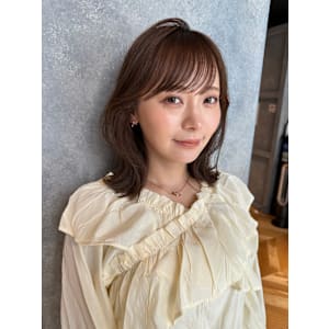 外ハネくびれスタイル