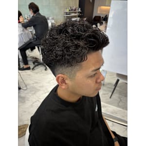 ツイストパーマ／スパイラルパーマ/特殊パーマ／ツーブロック