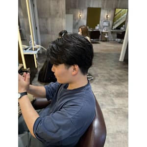 『メンズスタイル』　軽さのあるマッシュ