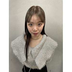 グレージュカラー×ルーツカラー