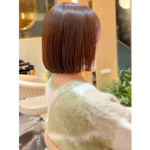 ミルクティーベージュ 内巻きボブ ツヤ髪 ワンカール