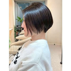 前下がり レイヤーボブ ワンレンボブ 暗髪 グレージュ