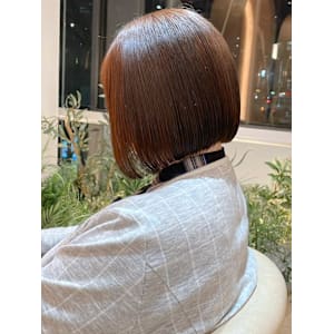 ベージュカラー ミニボブ ツヤ髪 ダメージレスカラー