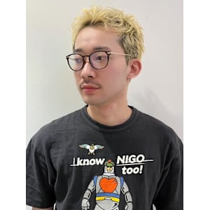 金髪ショート スパイキーショート ホワイト メンズパーマ