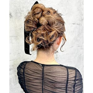 高めのボリュームアップスタイル