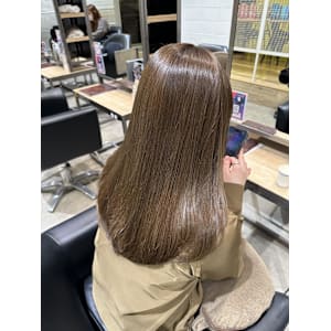 オリーブベージュ