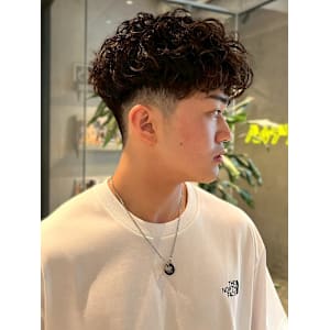 スペインカール 束感 ツーブロック 眉カット 10代20代