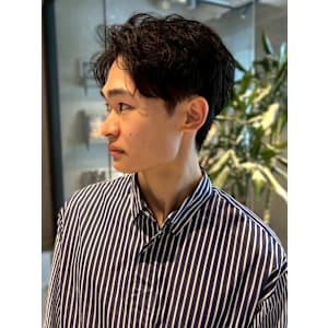 ツイストスパイラルパーマ 束感 アップバング センターパート