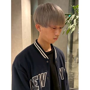 ブロンドカラー マッシュショート ブリーチ ハイトーン 艶髪