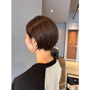 大人カジュアルなゆるふわショート