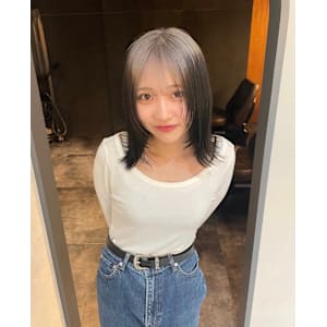 シルバーカラー＋ルーツカラー